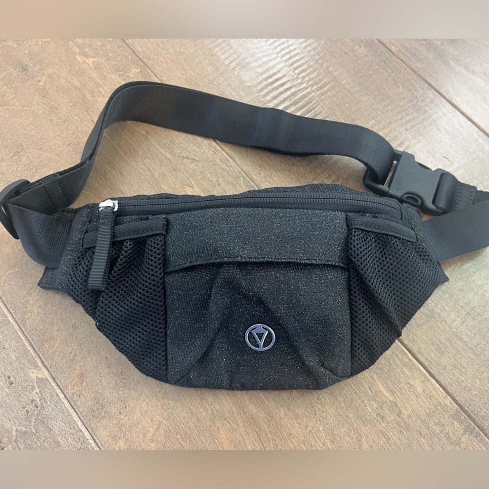 Ivivva Girls Black Sparkle Belt Bag